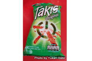 メキシコで最も人気のスナックに選ばれたこともある「Takis（タキス）」。ちょっぴり辛い「original」のほかにメッチャ辛いハラペーニョ味など、何種類かのテイストがある