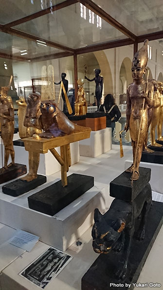 観光コースの一つとなっているエジプト博物館。ツタンカーメンの黄金のマスク（撮影禁止）をはじめ古代エジプトの秘宝がズラリ！