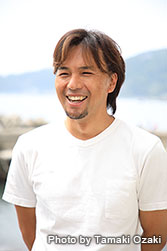 《赤沢ダイビングセンター》代表　仲榮眞　充　さん　東京都出身。ダイビング歴、ガイド歴20年のベテランガイド。