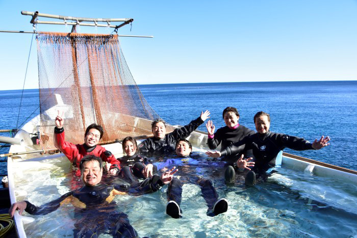 富戸と言えば、源泉かけ流しの湯が張られている「温泉丸」！　みんなで入るとまた楽しい