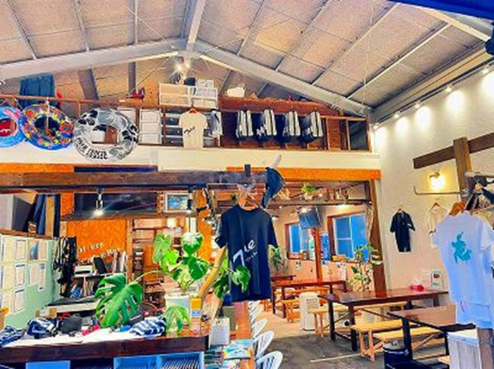 Divers Cafe & Bar  7me