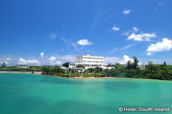 《ホテルサウスアイランド》は伊良部島の海沿いに立つ快適ホテル