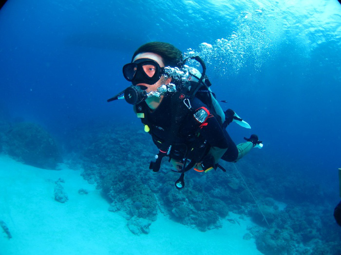 水中では「シーカー」をBCに付けておくことを勧めています