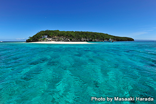 セブ島の南東に浮かぶスミロン島は、贅沢なリゾートアイランド