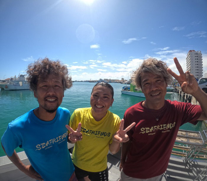 常駐ガイド３名。右から、ヨッシーこと砂川恵彦さん、さきこと小林さきさん、まっちゃんこと松井大貴さん