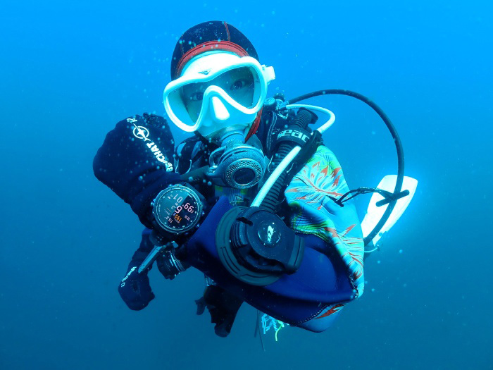 試用レポートをしてくれた《ダイビングショップNANA》の永橋麗良さん