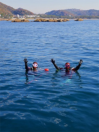 S1ブイ（中央）と佐藤輝さん（右）、永橋麗良さん（左）。ご協力ありがとうございました！