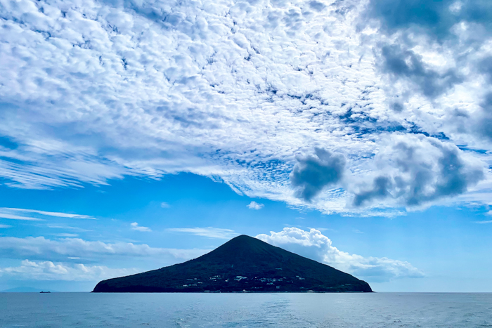 利島 Photo by JUN HASEGAWA