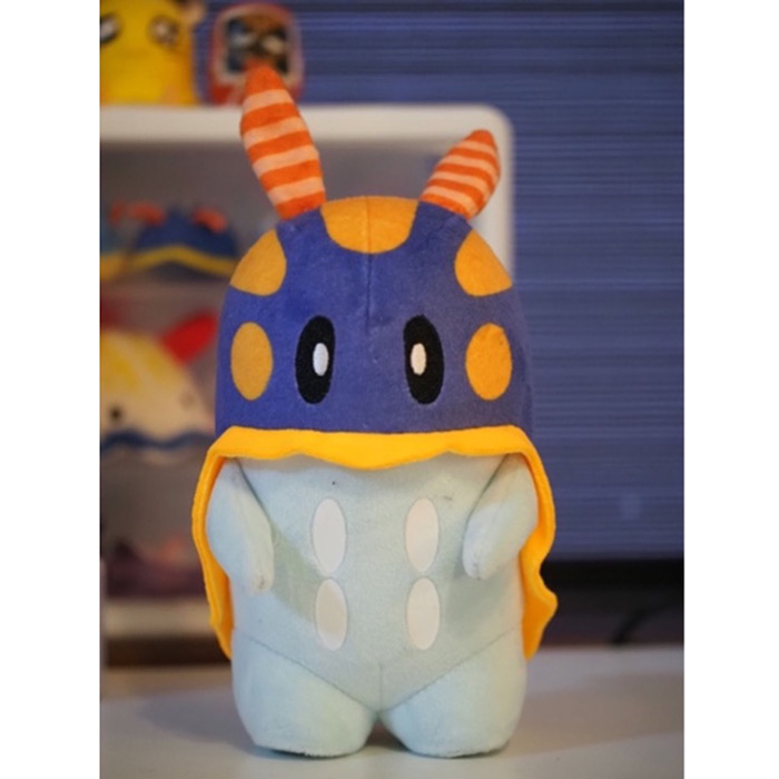 葉山のご当地キャラクター、アオウミウシのミューシー(水深: 地上、体長:15cm、撮影地:葉山)