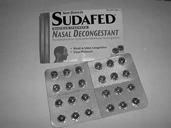 海外で販売されている「SUDAFED」という薬