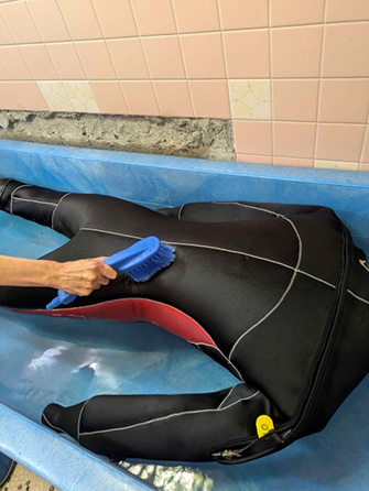 生地部分もブラシでていねいに洗浄してくれます