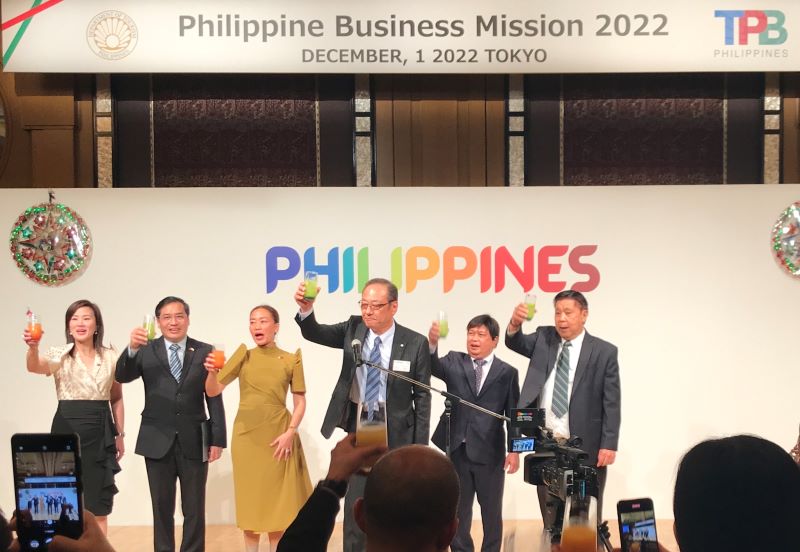 フィリピン観光推進庁長官、フィリピン観光省副大臣らが登壇し、にぎやかに会がスタート