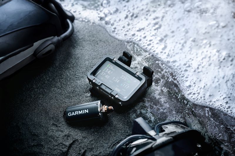 GARMINから高機能&大型スクリーンのダイブコンピュータ「Descent X50i」が新登場