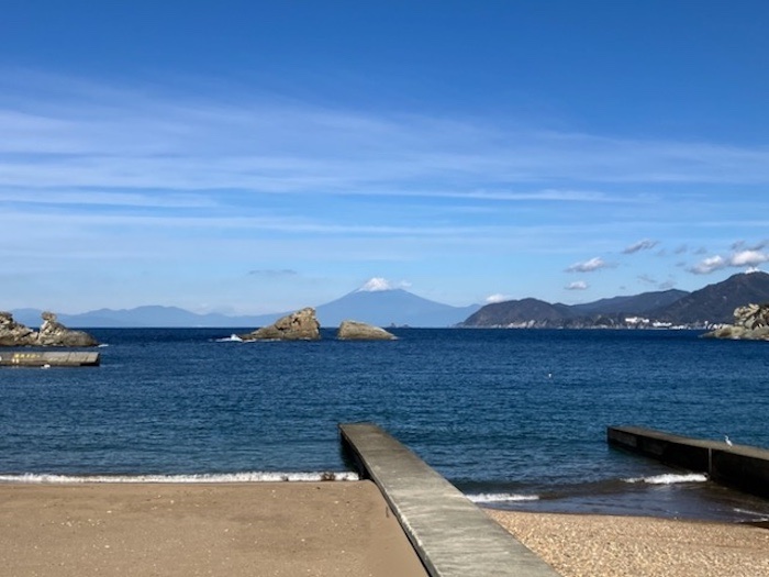 壮大な富士山を眺めながらダイビングするのも雲見の楽しみ方♪

