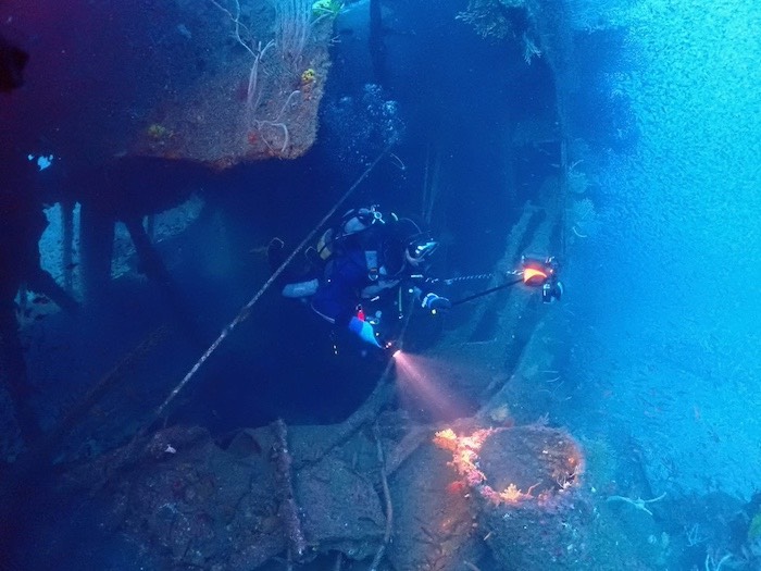 スコーンと抜ける青い海、最高！

