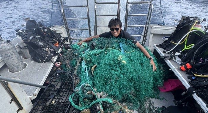 ケラマ諸島阿嘉島周辺でも漁網に絡まったウミガメを救出！