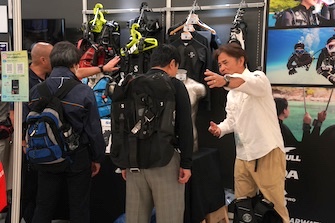 気になる製品情報をスタッフに聞いてみましょう

