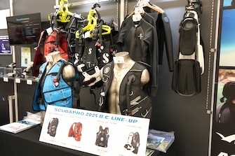 ずらりと展示される《SCUBAPRO》のBC。自分にぴったりのBCが見つかるはずです

