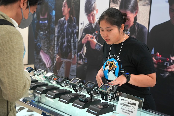 スタッフが機種選びの相談に乗ってくれます。自分にぴったりの一台が見つかるはず

