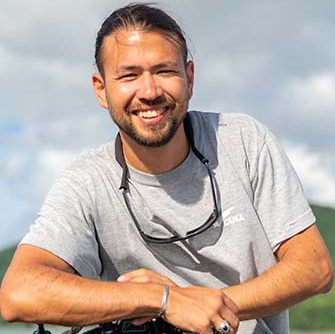 関戸紀倫さん
心をわしづかみにされた地球の大自然を写真や動画で表現

