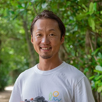 上出俊作さん
被写体の魅力にこだわった“青のない”水中写真をつくる

