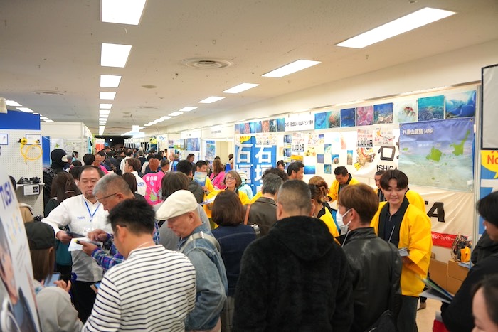 たくさんのブースが出展されて会場は大賑わい！

