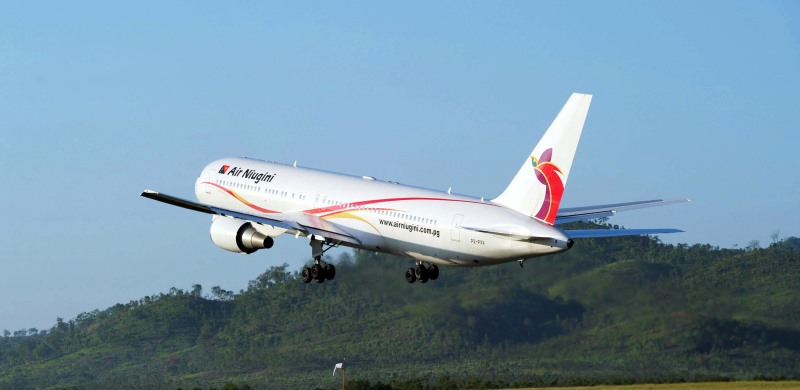 尾翼に国鳥である極楽鳥をあしらったニューギニア航空